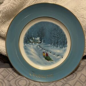 Vintage 1976 Avon Christmas Plate Series